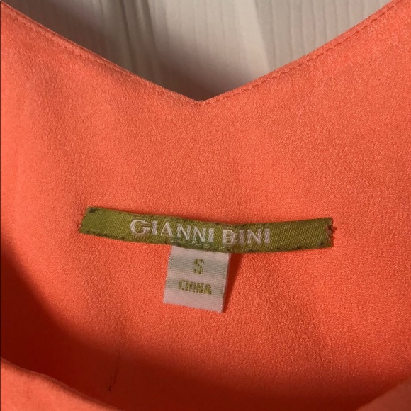 Woman’s top size small - Picture 6 of 6